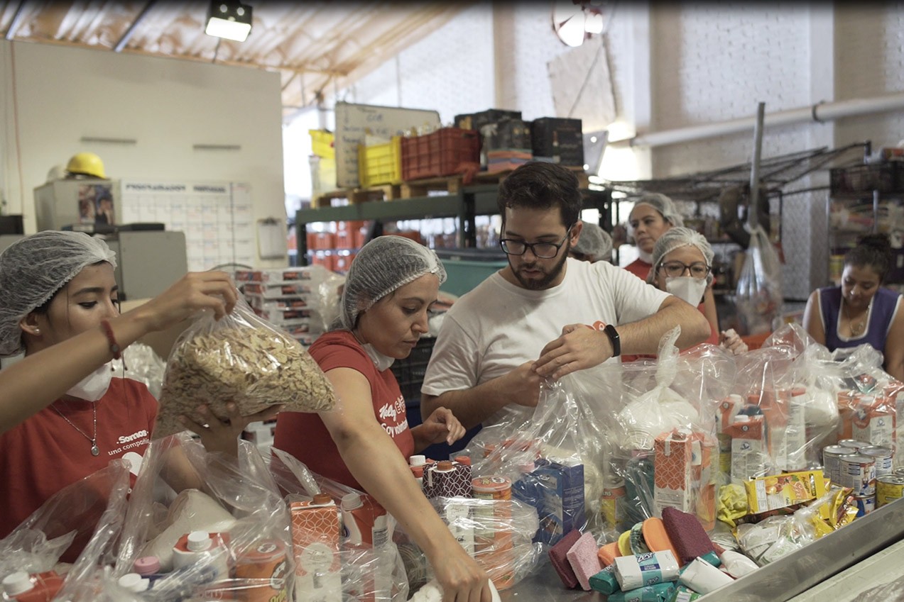 Entrega de aproximadamente 25 millones de porciones de alimento Entrega de aproximadamente 25 millones de porciones de alimento